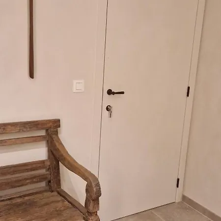 Maison De La Colline Nyaraló