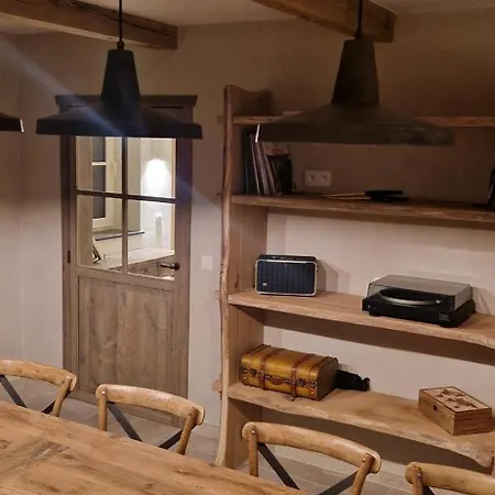 Maison De La Colline Feriehus *