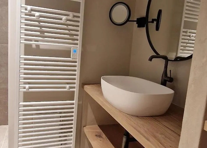 Maison De La Colline