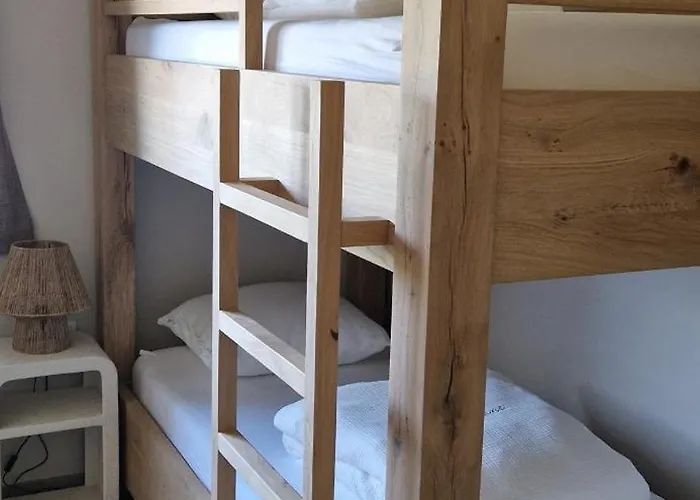 Maison De La Colline